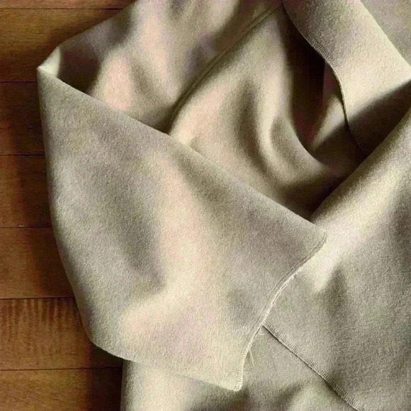 Edit | Oversized camel coat size small medium - Picture 4 of 4